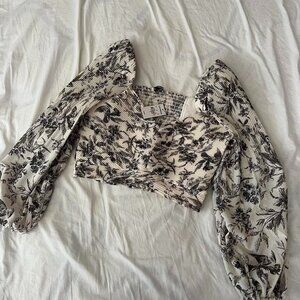 NWT puff sleeve pleated crop top